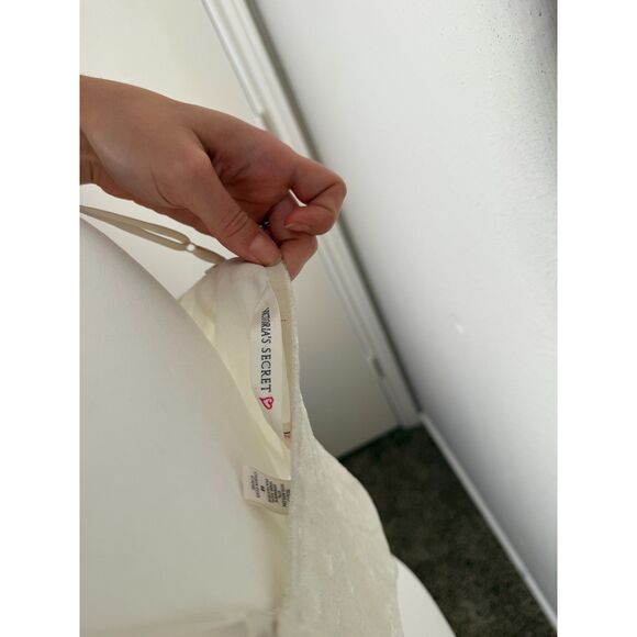 Vtg Y2k Victorias Secret White Velvet Tank Top Sz M Coquette Cottagecore Angel - Picture 5 of 7